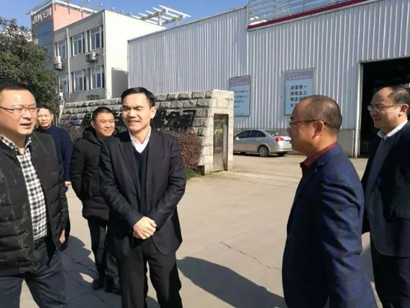 Istočni vjetar vraća se s proljećem, šalje cvijeće na moje grane---Bilješke za početak Nove godine 2018.